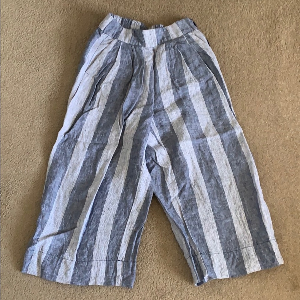Gap wide capris